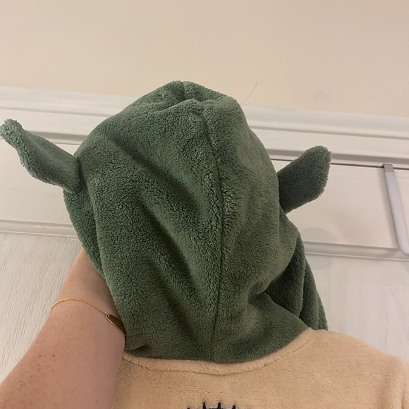 EUC Kids Grogu Robe from Gap - Picture 5 of 5